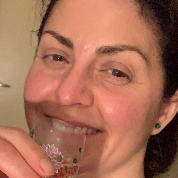 Meet your Posher, Danielle - Picture 1 of 1